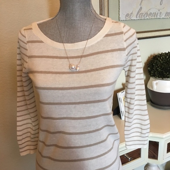 New - J Crew pull over sweater with tag. - Picture 2 of 3